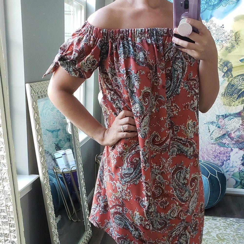 Maitai Off the Shoulder Dress size Large